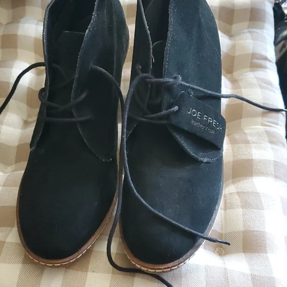 Joe Fresh booties new without tags only try on. Suede leather. - Picture 2 of 5